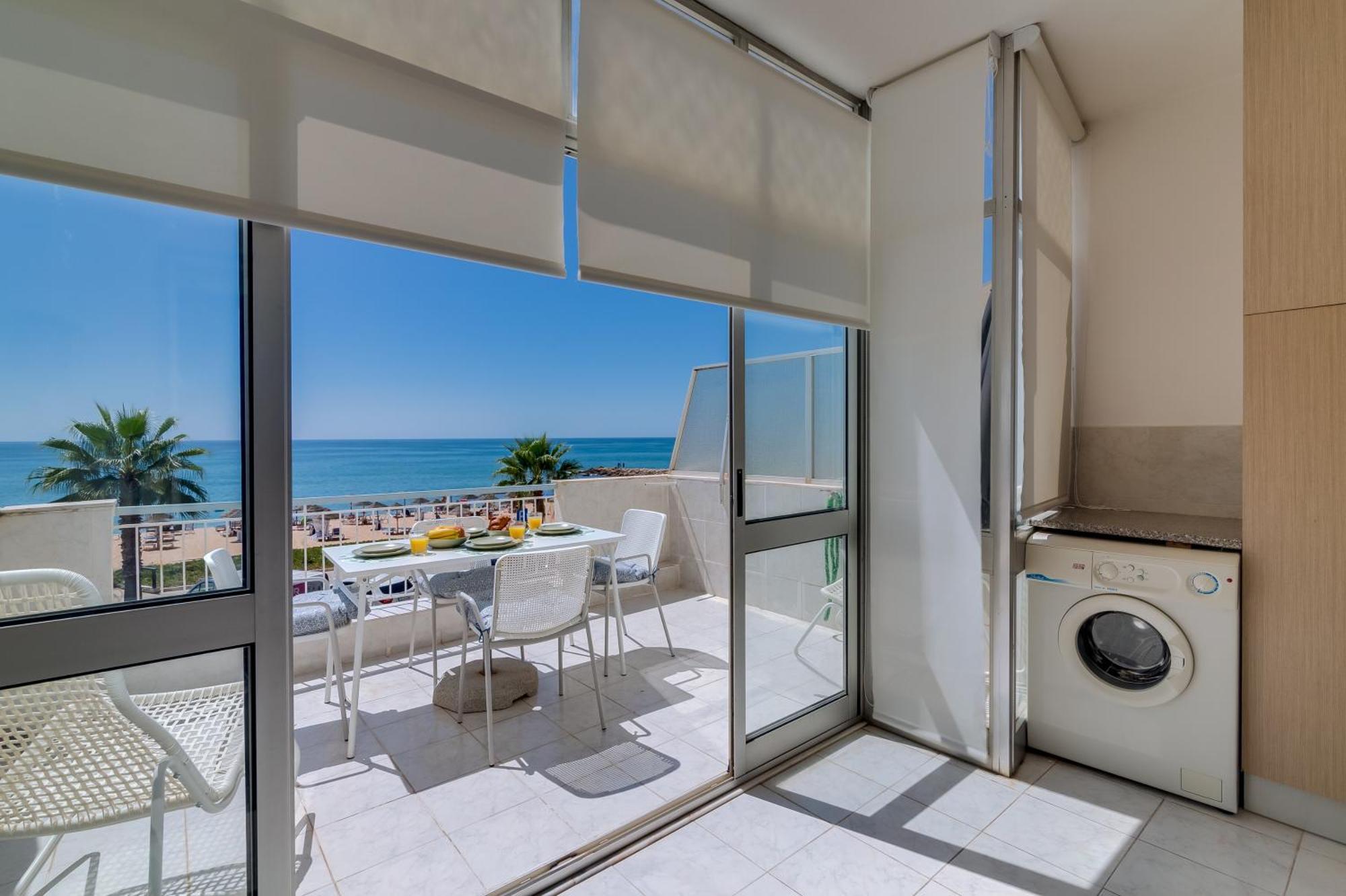 Al - Oceano T2 Frente Mar Quarteira Apartment Exterior photo